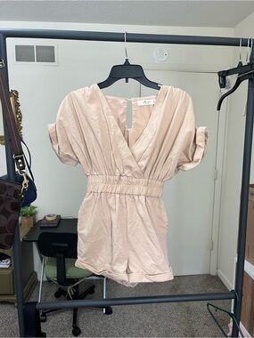 Molly green Neutral Beige V-Neck Short Sleeve Romper